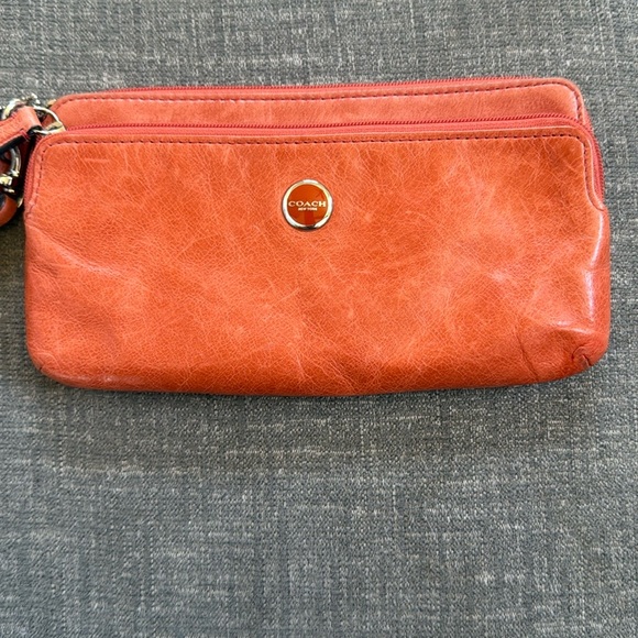 Coach Coral Orange Wristlet Vintage - Picture 11 of 11